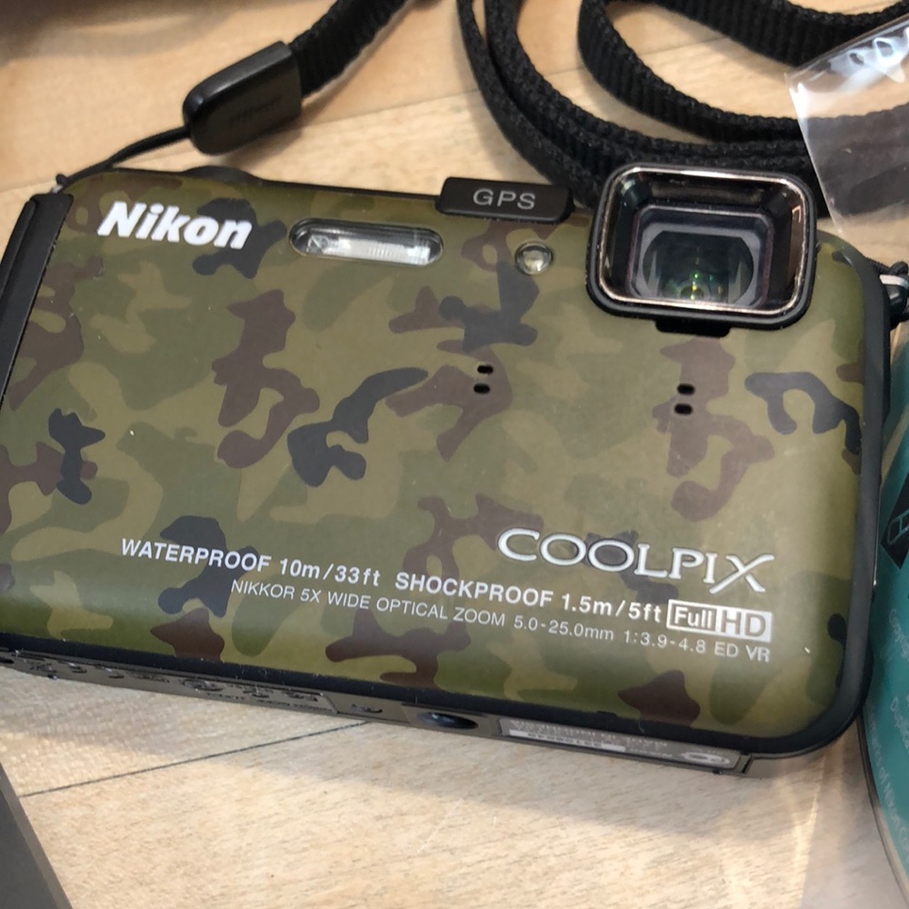 Nikon Coolpix AW100 Waterproof